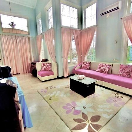 Vila Princess Sentul: Private Pool, Camping & Entertainment Bogor Exterior photo