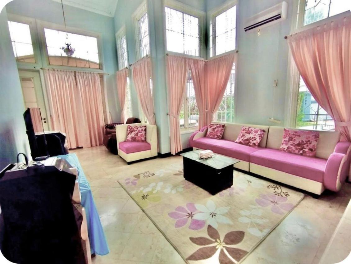 Vila Princess Sentul: Private Pool, Camping & Entertainment Bogor Exterior photo